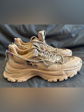 Steve Madden Chunky  Sneakers Beige w/ Iridescent Trim Sparkly Rope Detail sz10
